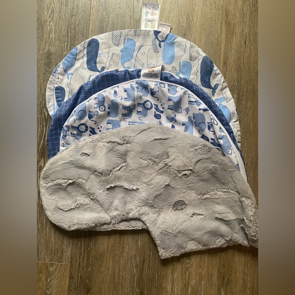 Boppy nursing pillow covers (3) - Picture 1 of 5